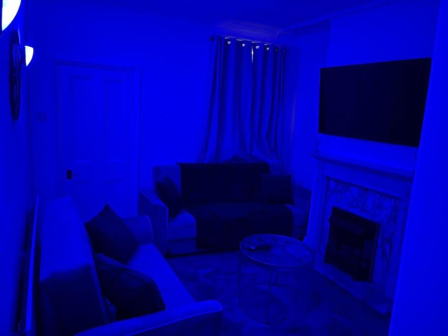 3 Bedrooms Comfortable Home With Jacuzzi Hot Tub Sleeps 10 Leicester Ngoại thất bức ảnh